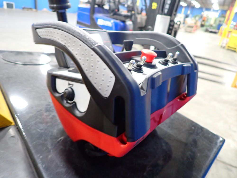 Master Mover 66,100# Electric Tugger - Ps3000-1mm-201008-000027