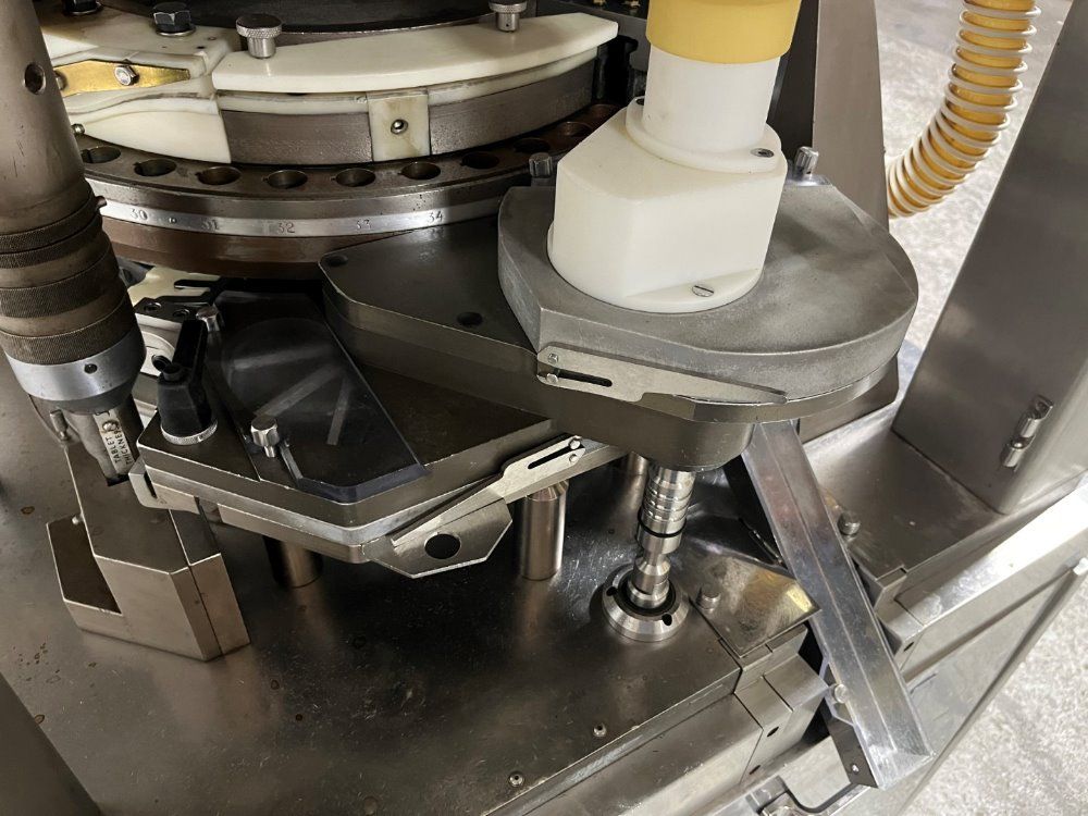 Manesty Tablet Press