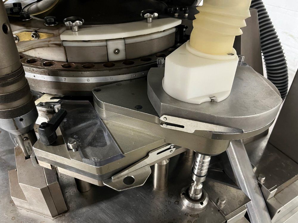 Manesty Tablet Press