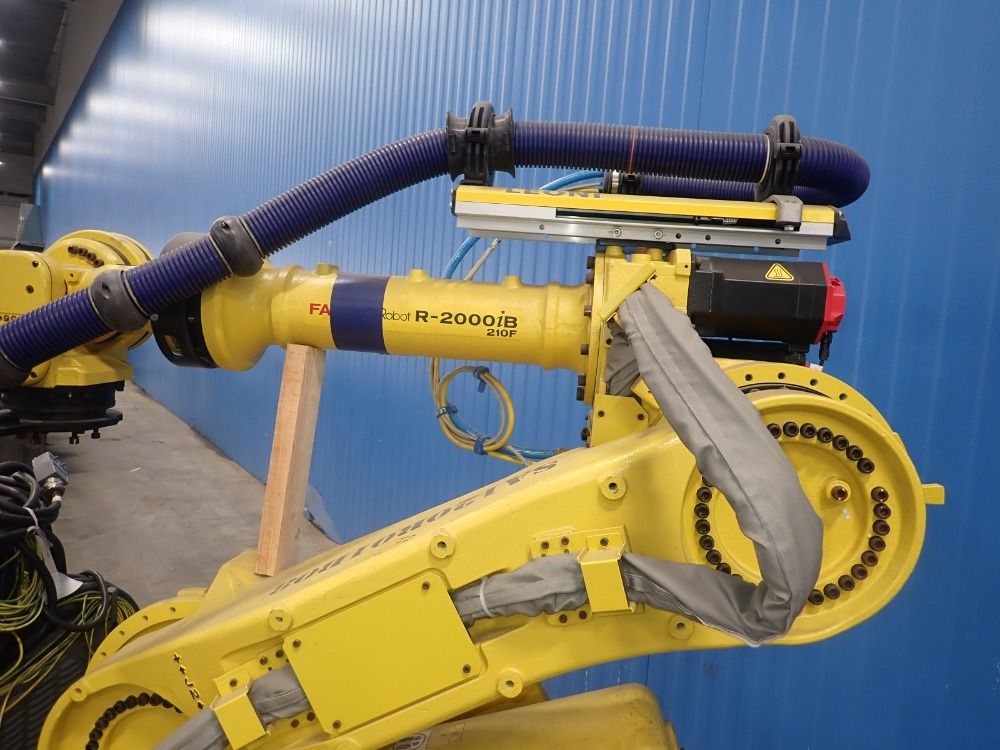 Fanuc Robot - R-2000ib 210f