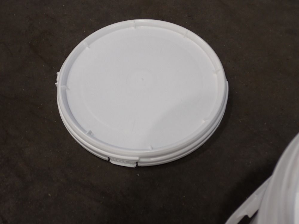 Bway 3 1/2 Gallons Buckets & Lids