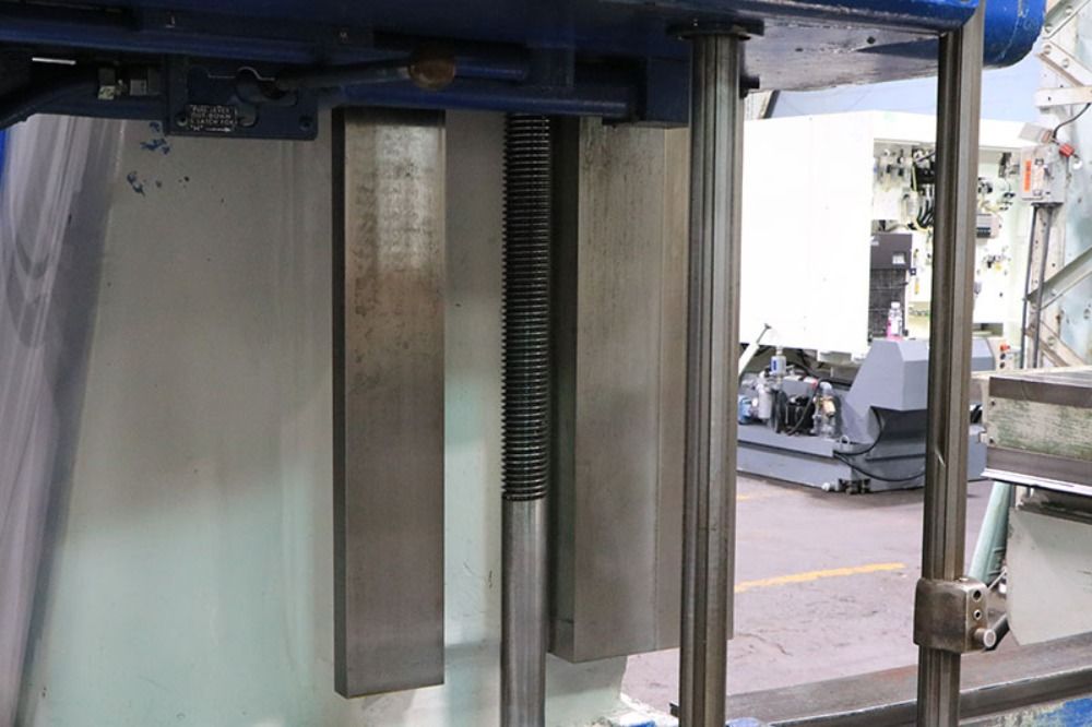 Lucas 36" X 62" Horizontal Boring Mill - 441b-48