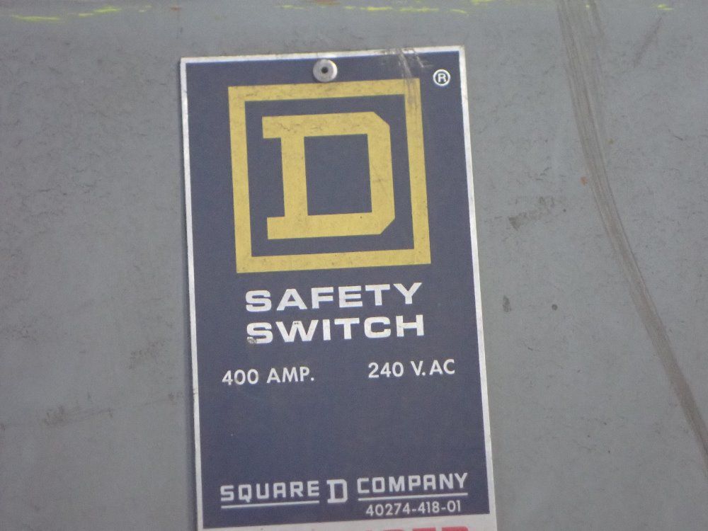 Square D. Horz 600a/vert 300a Electrical Control Center - Model 4