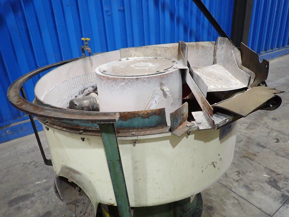 Sweco 44" Vibratory Finsher