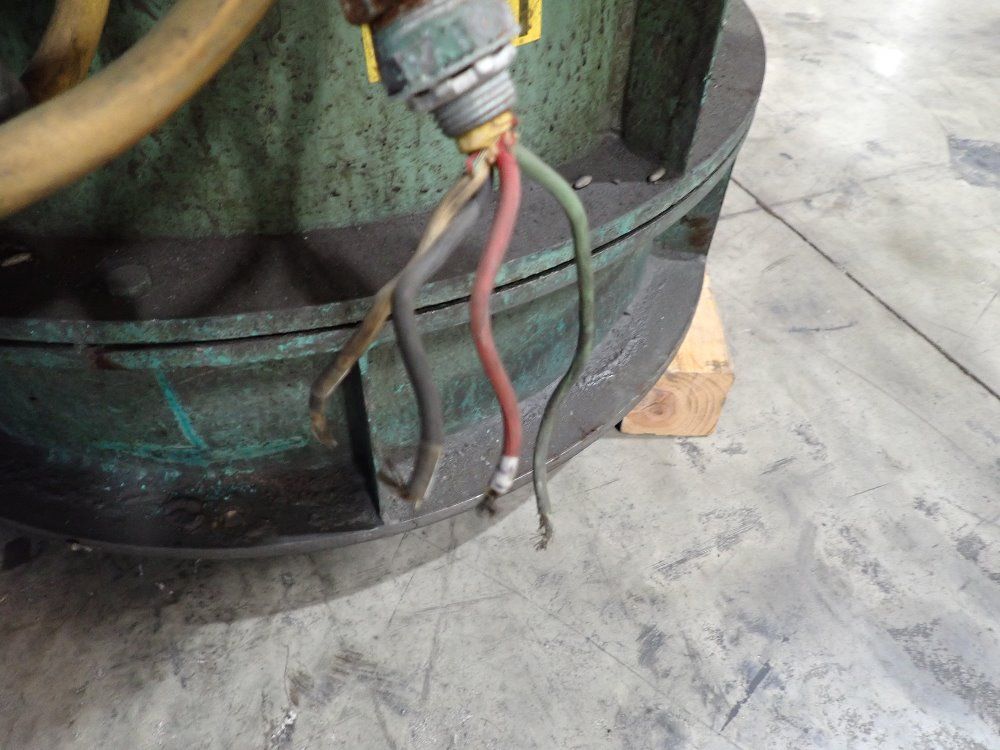 Sweco 44" Vibratory Finsher