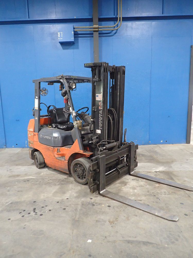 Toyota 5100# Propane Forklift - 7fgcu30