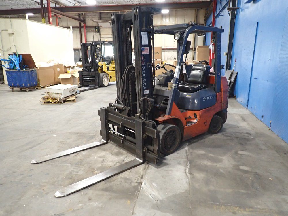 Toyota 5100# Propane Forklift - 7fgcu30