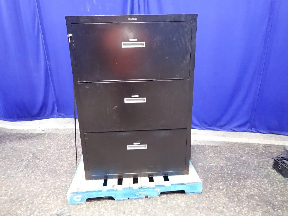 Shaw-walker 3 Drawers/16" X 30" X 12" Id Fire Proof Cabinet
