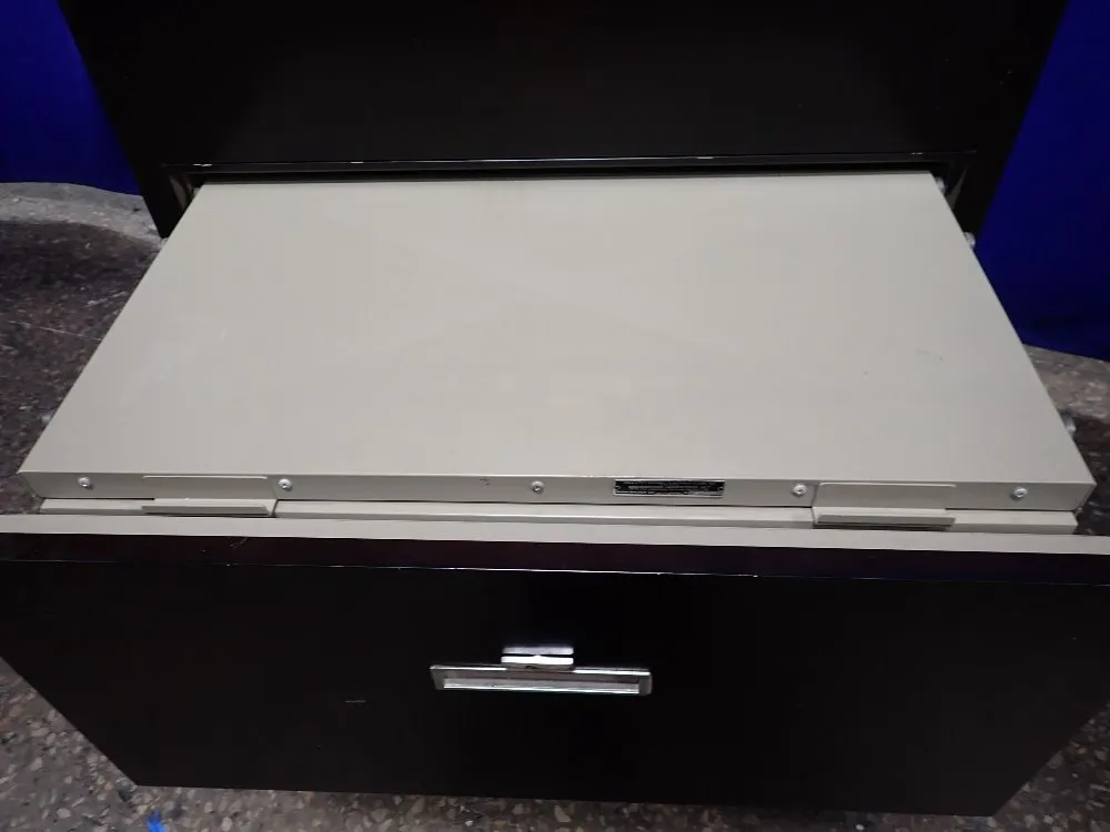 Shaw-walker 3 Drawers/16" X 30" X 12" Id Fire Proof Cabinet