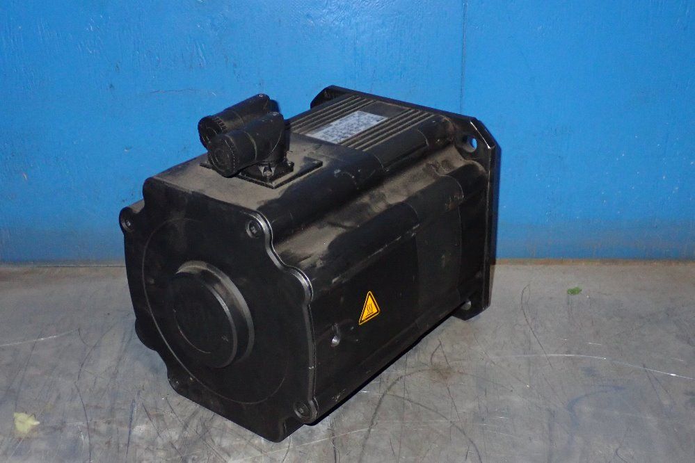 Lenze 5.4 Hp Servo Motor - Mcs19f14rs0p11b28nst