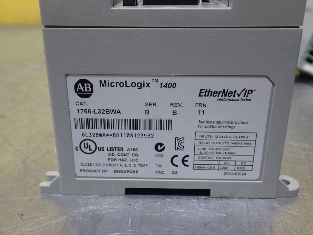 Allen-bradley Logix Controller With 3 Modules - 1766-l32bwa