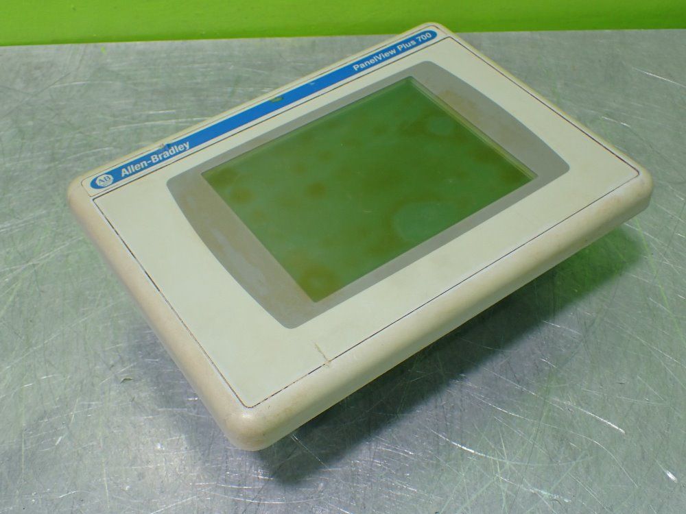 Allen-bradley 2711p-t7c4d1 Panelview Plus 700 Operator Panel. Powers On. - 2711p-t7c4d1