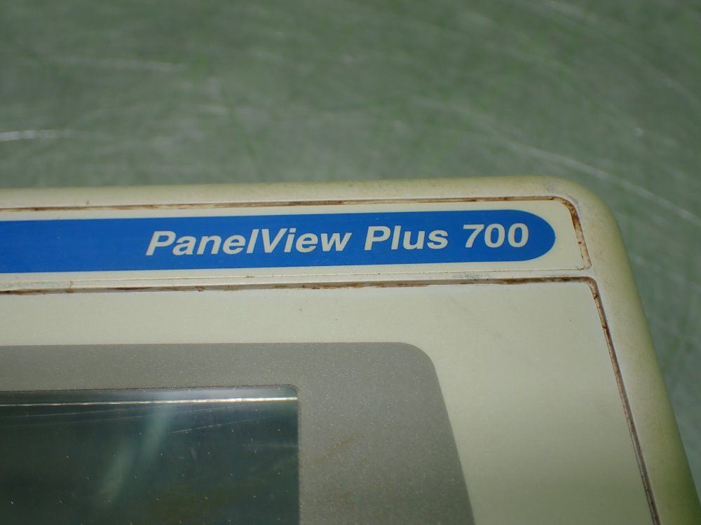 Allen-bradley 2711p-t7c4d1 Panelview Plus 700 Operator Panel. Powers On. - 2711p-t7c4d1