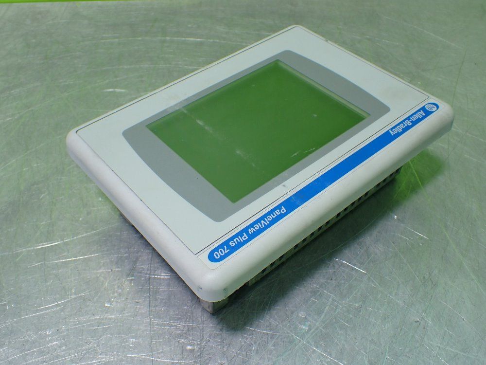 Allen-bradley 2711p-t7c4d8 Panelview Plus 700 Operator Panel. Powers On. - 2711p-t7c4d8
