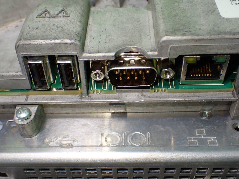 Allen-bradley 2711p-t7c4d8 Panelview Plus 700 Operator Panel. Powers On. - 2711p-t7c4d8