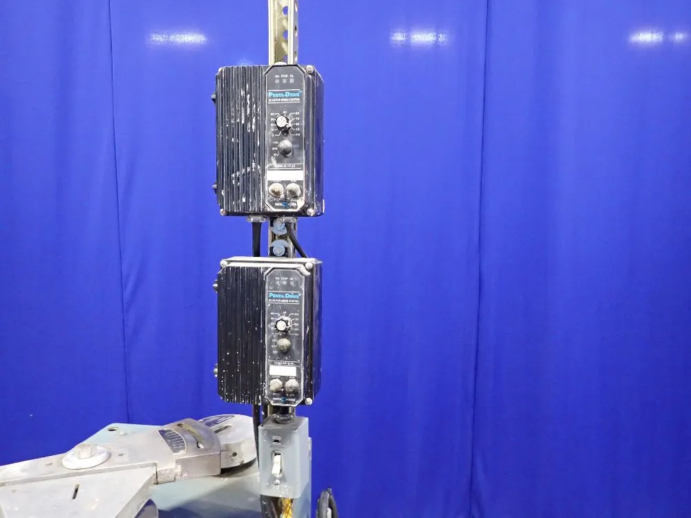 R. Howard Strasbaugh Inc 17 1/2" X 17 1/2" X 7 1/2" Id Polisher - R6y-dc-1