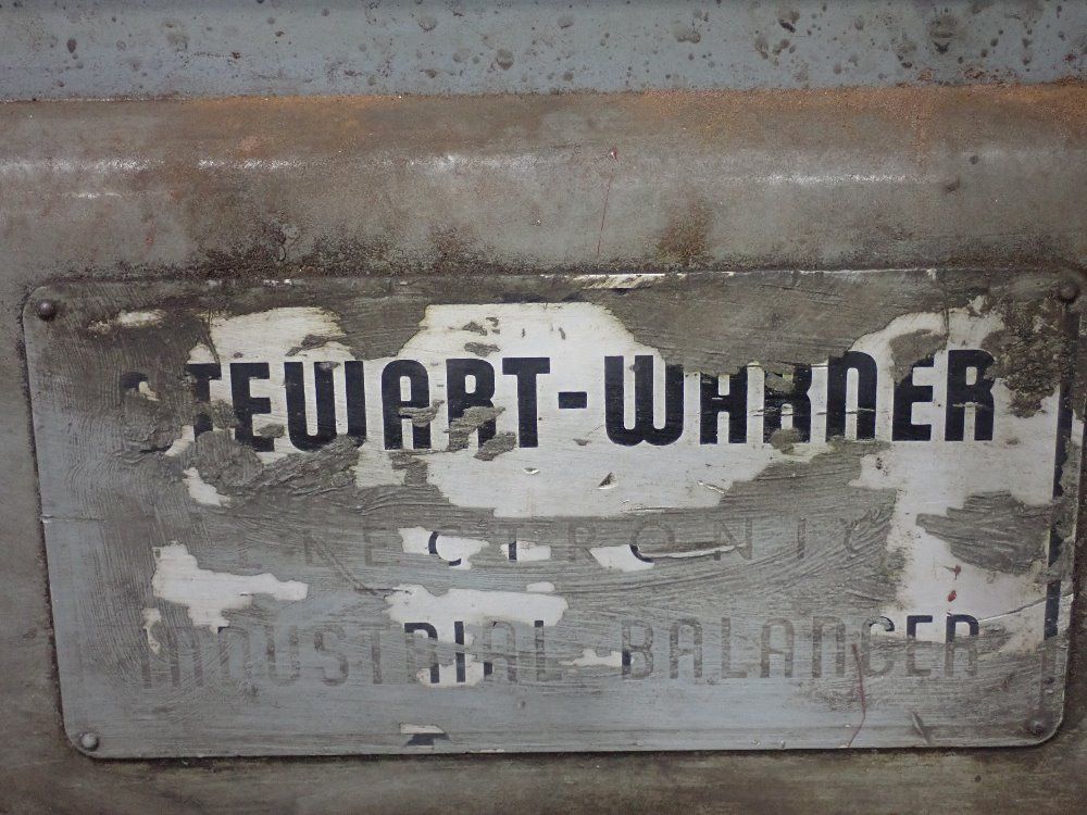 Stewart-warner Corp. 1000 Lbs. Electrical Industrial Balancer - 704pt