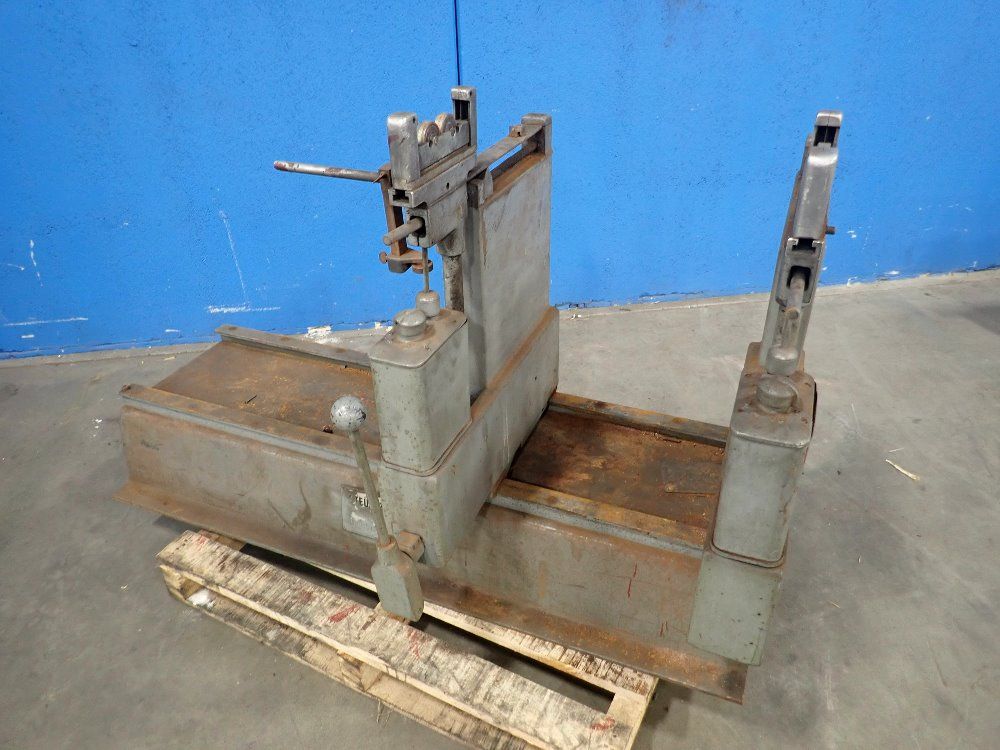 Stewart-warner Corp. 1000 Lbs. Electrical Industrial Balancer - 704pt