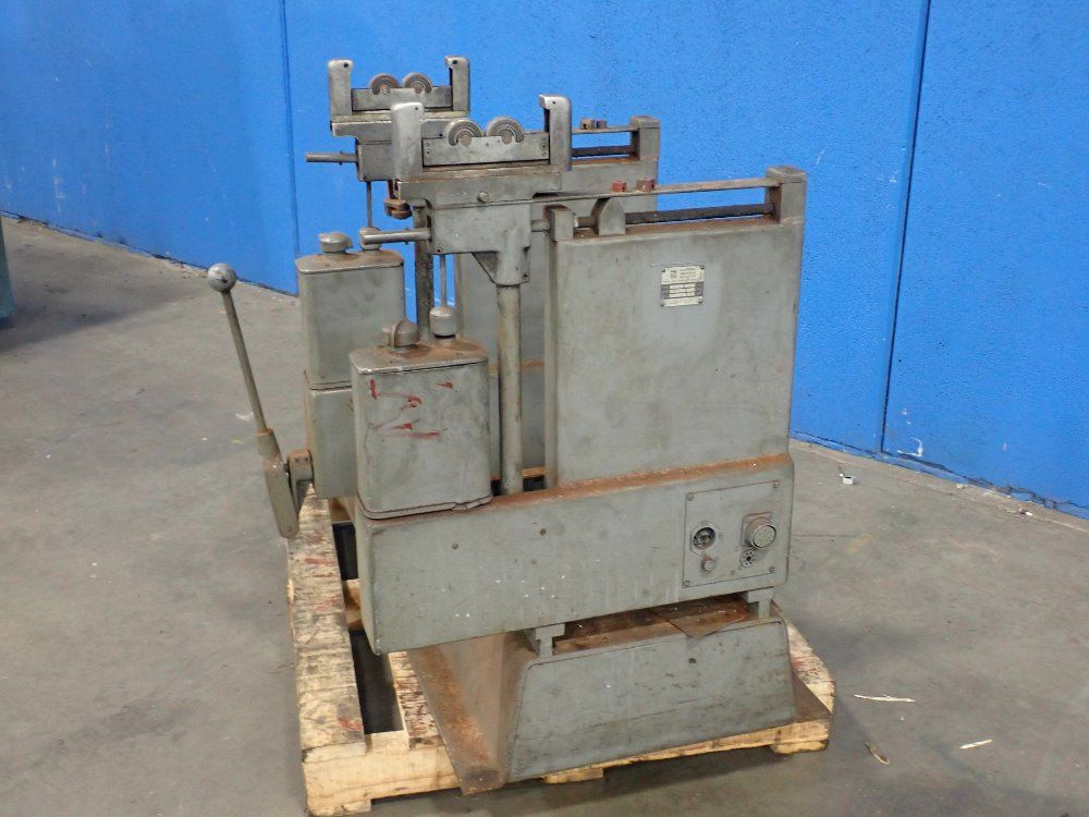 Stewart-warner Corp. 1000 Lbs. Electrical Industrial Balancer - 704pt