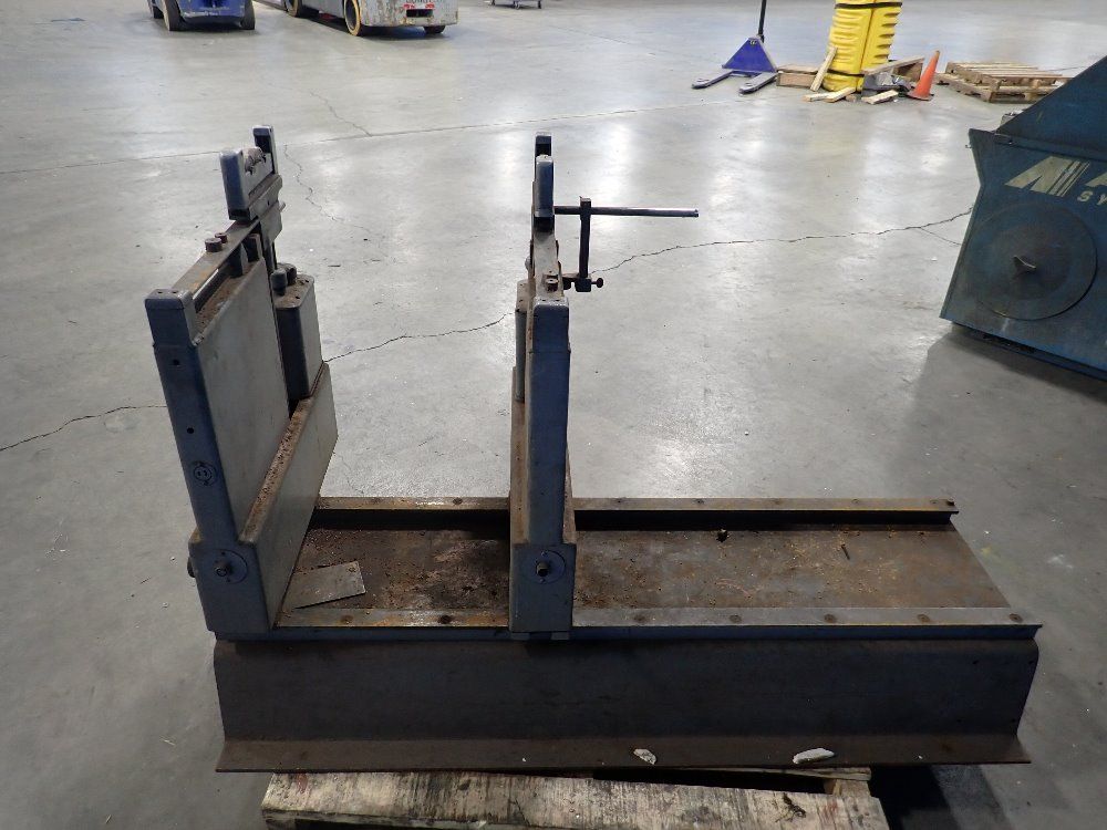 Stewart-warner Corp. 1000 Lbs. Electrical Industrial Balancer - 704pt
