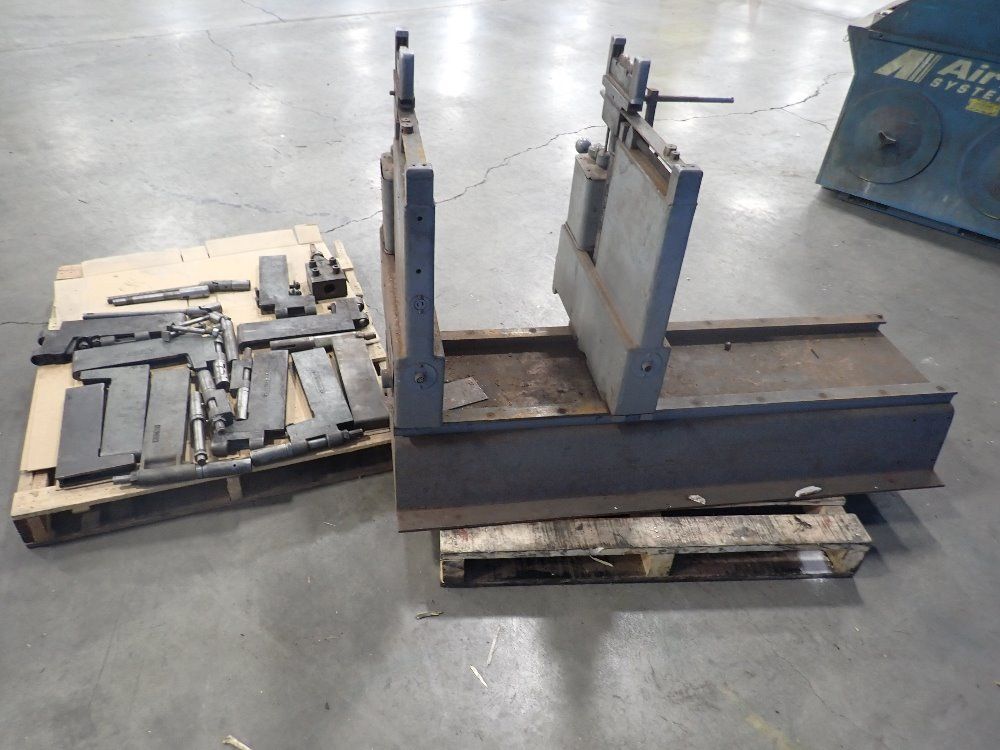 Stewart-warner Corp. 1000 Lbs. Electrical Industrial Balancer - 704pt