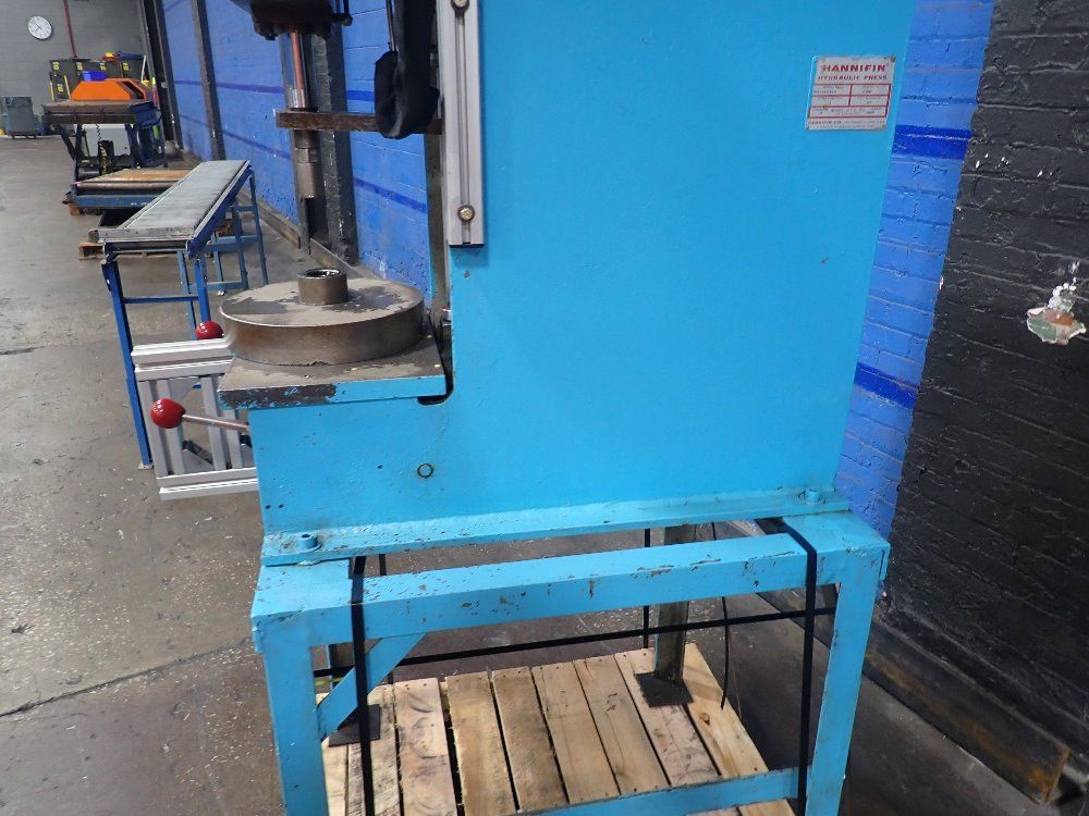 Hannifin 2 Tons Hydraulic Press - Fd-2-12-6-5-2-2-m