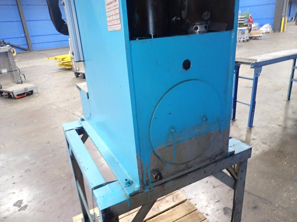 Hannifin 2 Tons Hydraulic Press - Fd-2-12-6-5-2-2-m