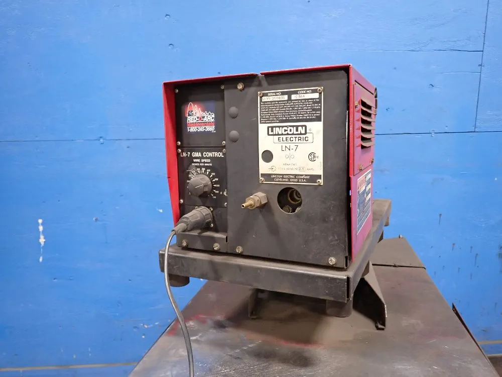 Lincoln Electric 400 Amps Welder - Cv-400