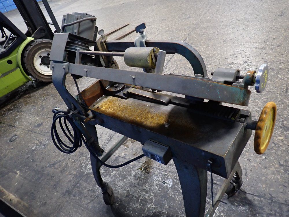 Wells 15" X 7 1/2" Horizontal Band Saw - 600