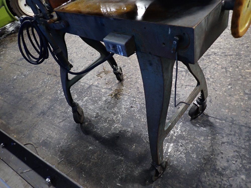 Wells 15" X 7 1/2" Horizontal Band Saw - 600