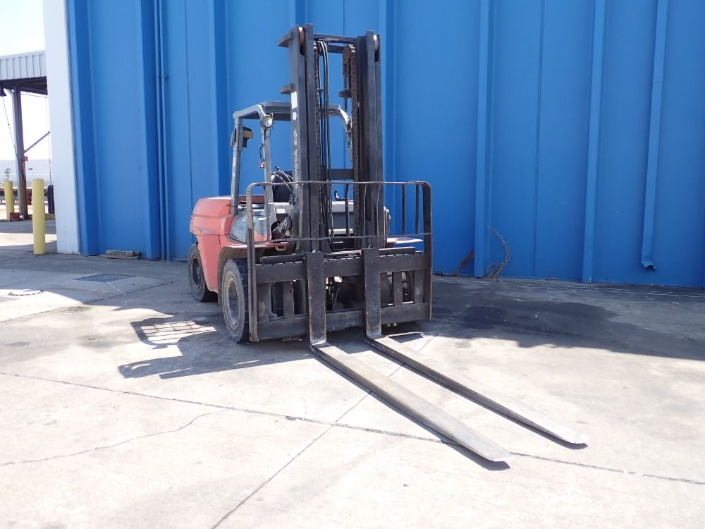 Toyota 15,000 Diesel Forklift - 7fdu80