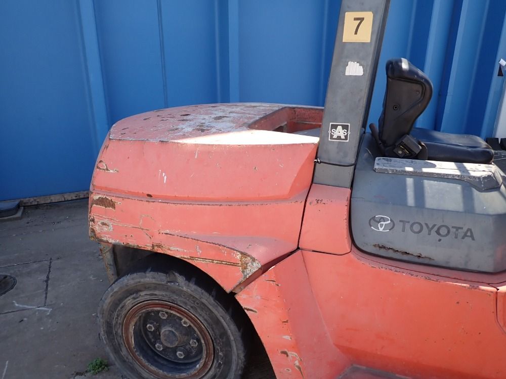 Toyota 15,000 Diesel Forklift - 7fdu80
