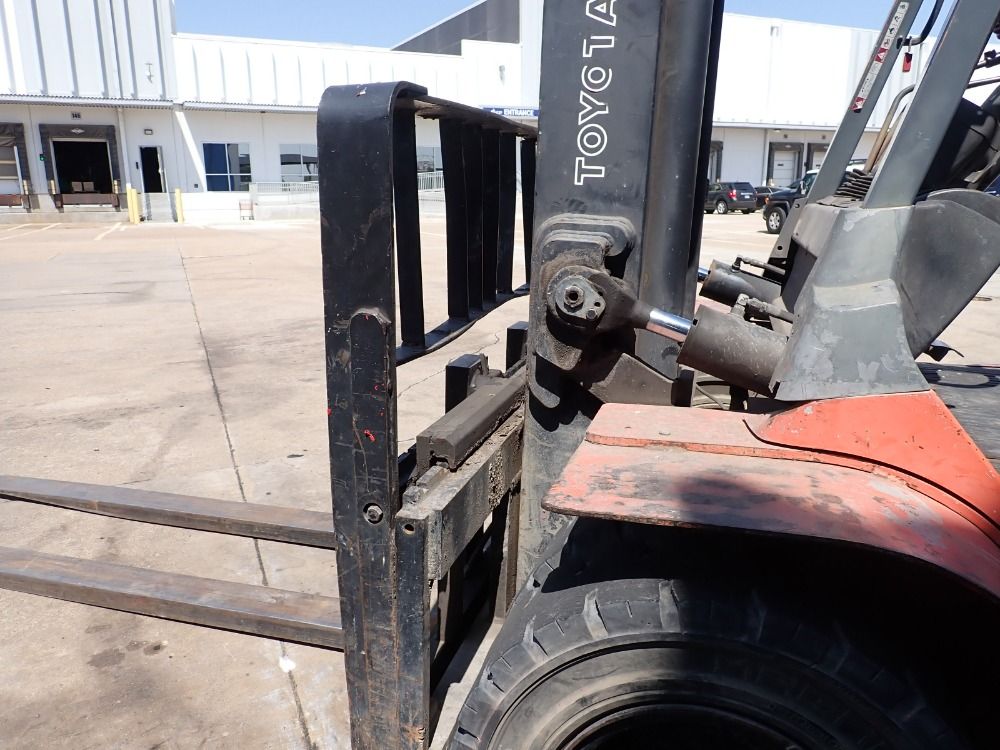 Toyota 15,000 Diesel Forklift - 7fdu80