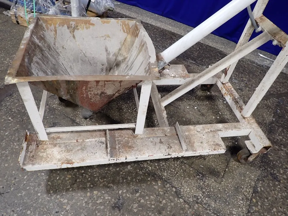 Dynamet Inc 23" X 24" X 25" Feeder