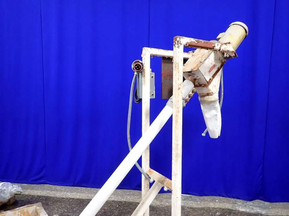 Dynamet Inc 23" X 24" X 25" Feeder