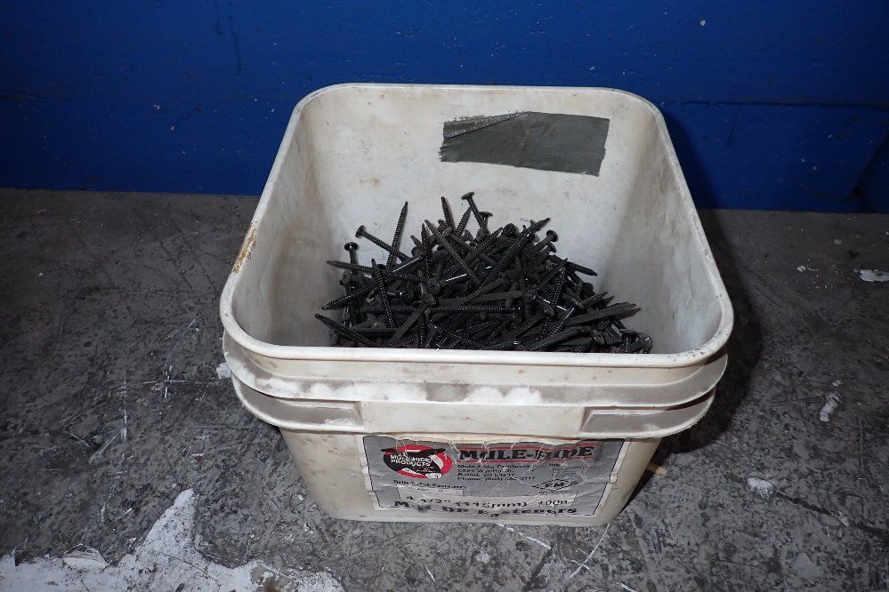 Mule Hide 4 1/2" Fasteners - 01458e