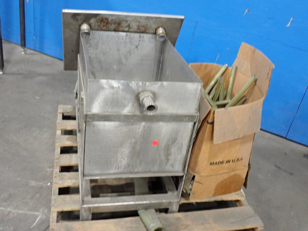 .75 Hp Holding Tank W Drain Tubes