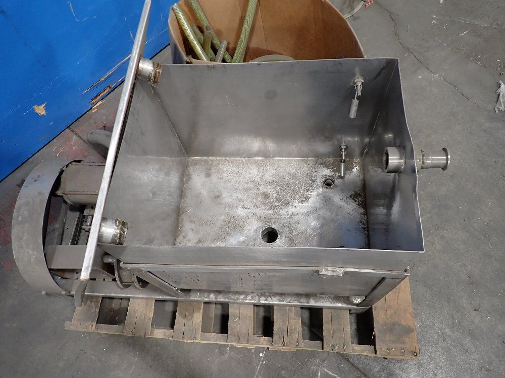 .75 Hp Holding Tank W Drain Tubes