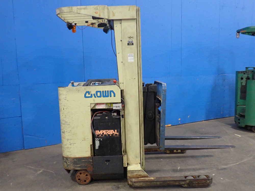 Crown 3000 Lbs. Electric Stand Up Forklift - 30rdtt