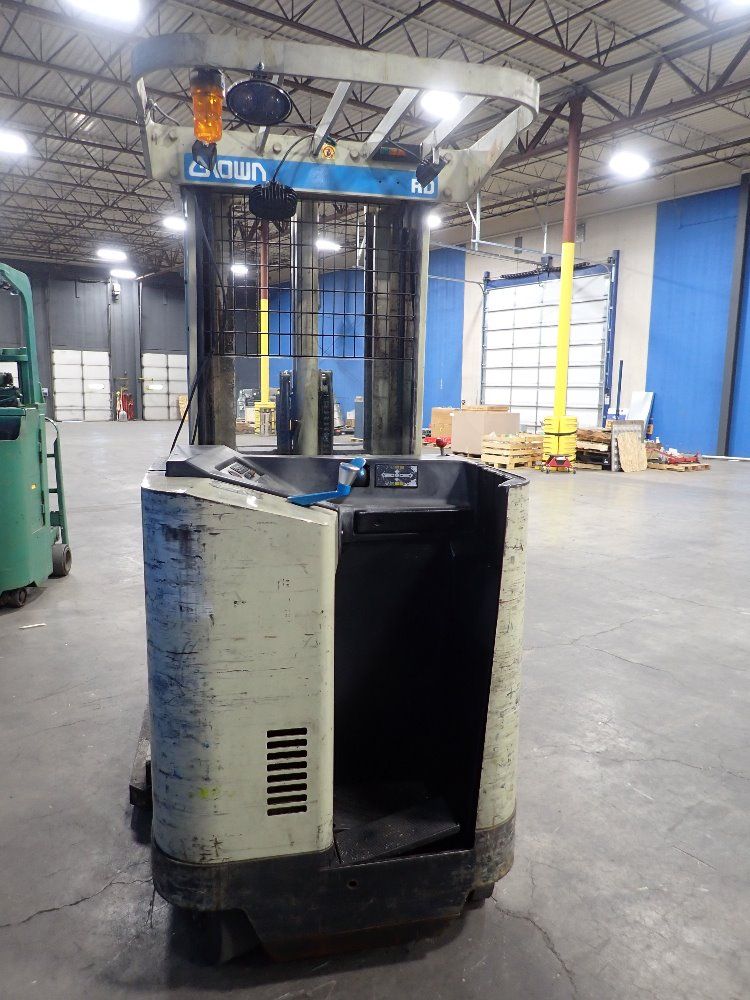 Crown 3000 Lbs. Electric Stand Up Forklift - 30rdtt