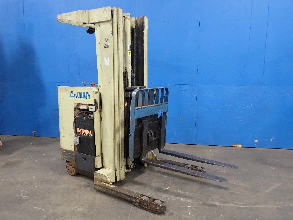 Crown 3000 Lbs. Electric Stand Up Forklift - 30rdtt