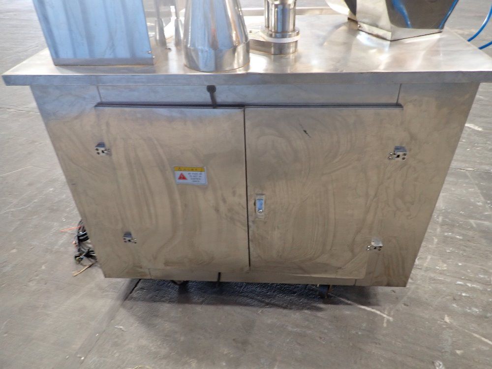 Lom Machine Company Capsule Filling Machine - Lmf100