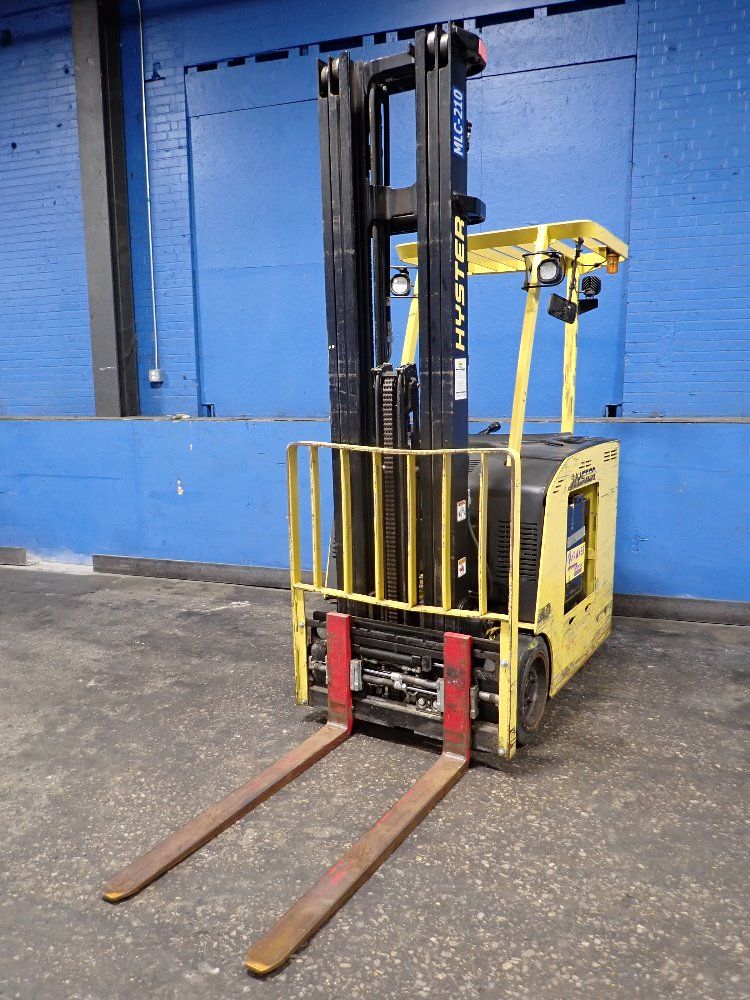 Hyster 3800 Lbs Electric Forklift - E40hsd2-18