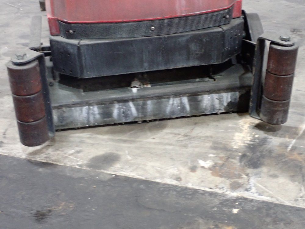 Factory Cat 30" Floor Scrubber - 26