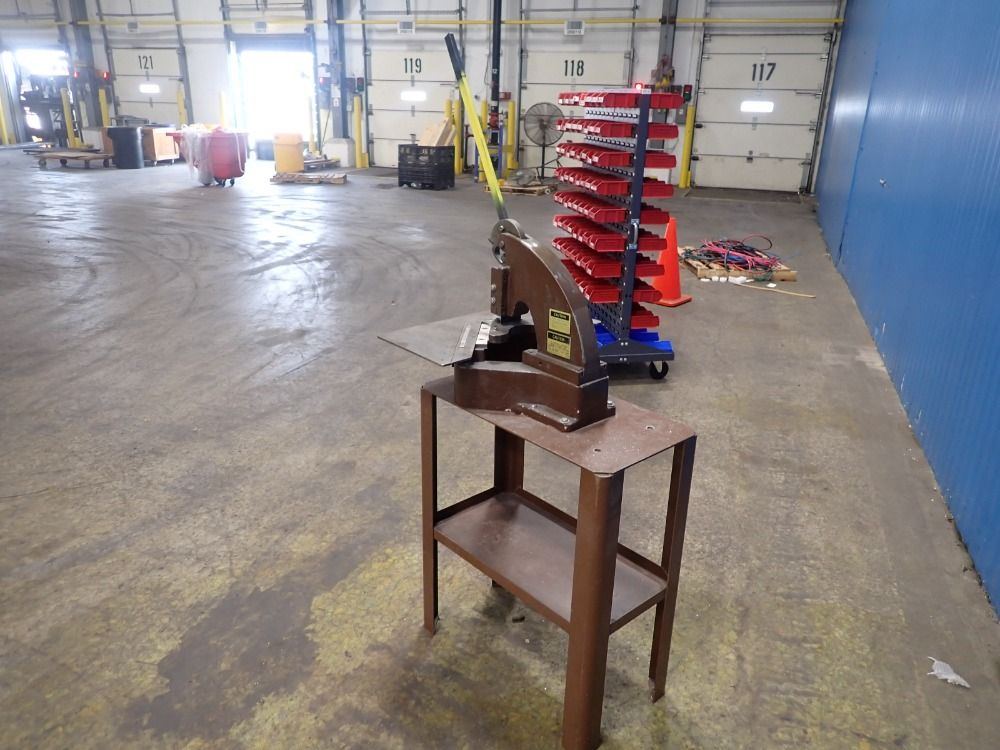 Strippit Di-acro Notcher - 2hn