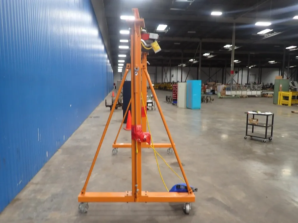 Harbor Freight Tools 880 Lb Gantry Crane - 41188