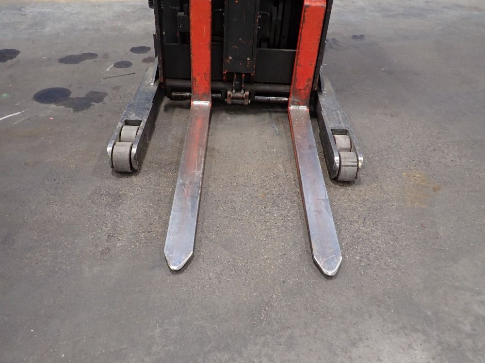 Raymond Electric Forklift - 211-ra30tt