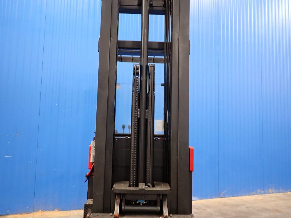 Raymond Electric Forklift - 211-ra30tt