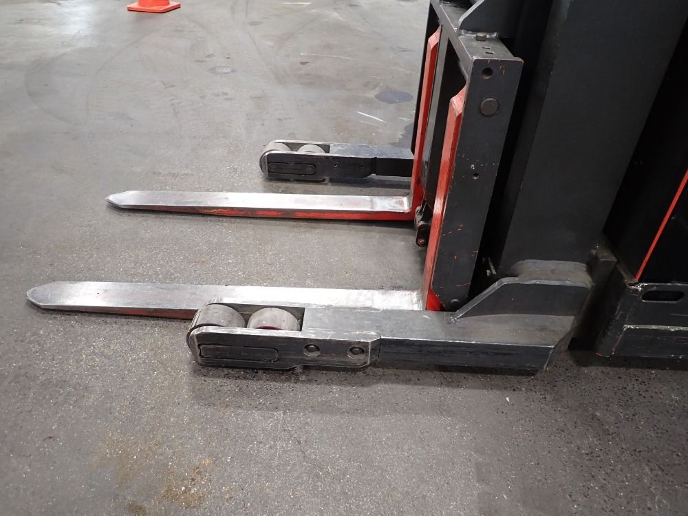 Raymond Electric Forklift - 211-ra30tt