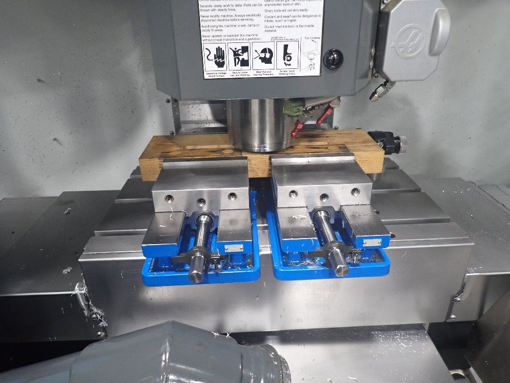 Haas Cnc Vertical Machining Center - Vf-1